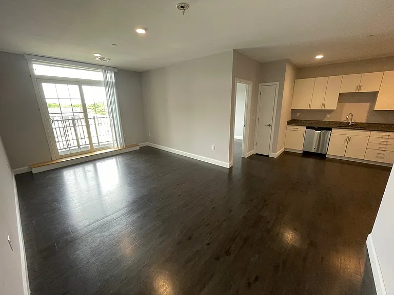 431 River Street — Photo 2