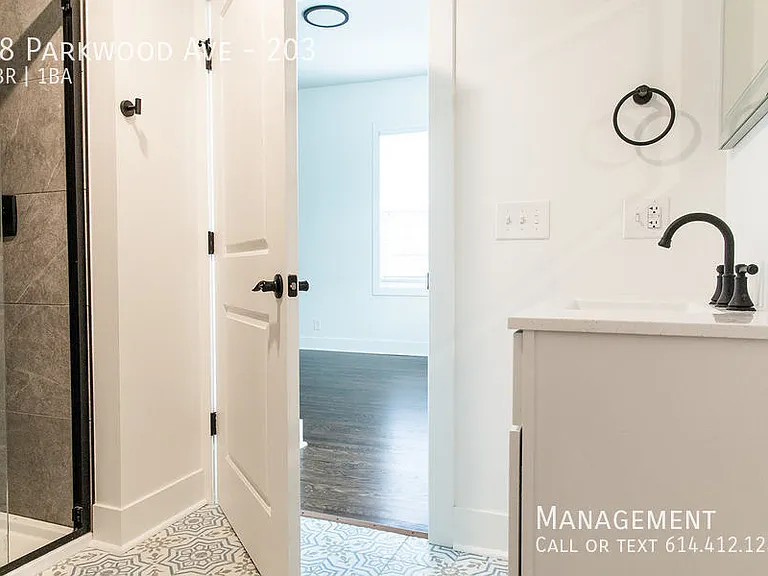 48 Parkwood Ave #203 — Photo 5