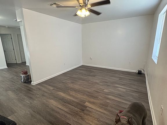 5th image of 2747 Bay St