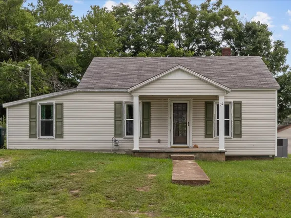 32 High St, Mc Ewen, TN 37101