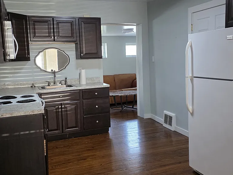 718 W Church St #1 — Photo 5