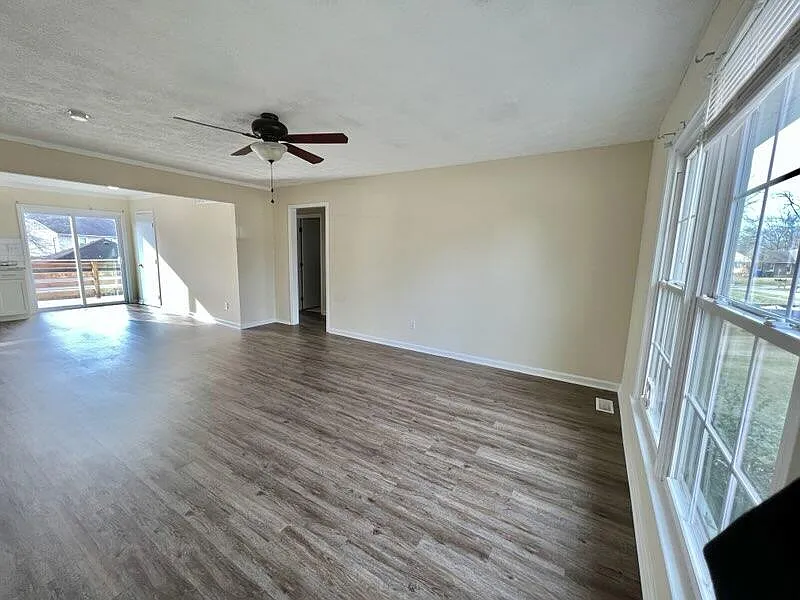 3 bed, 1580 sqft, $1,750 — Photo 3