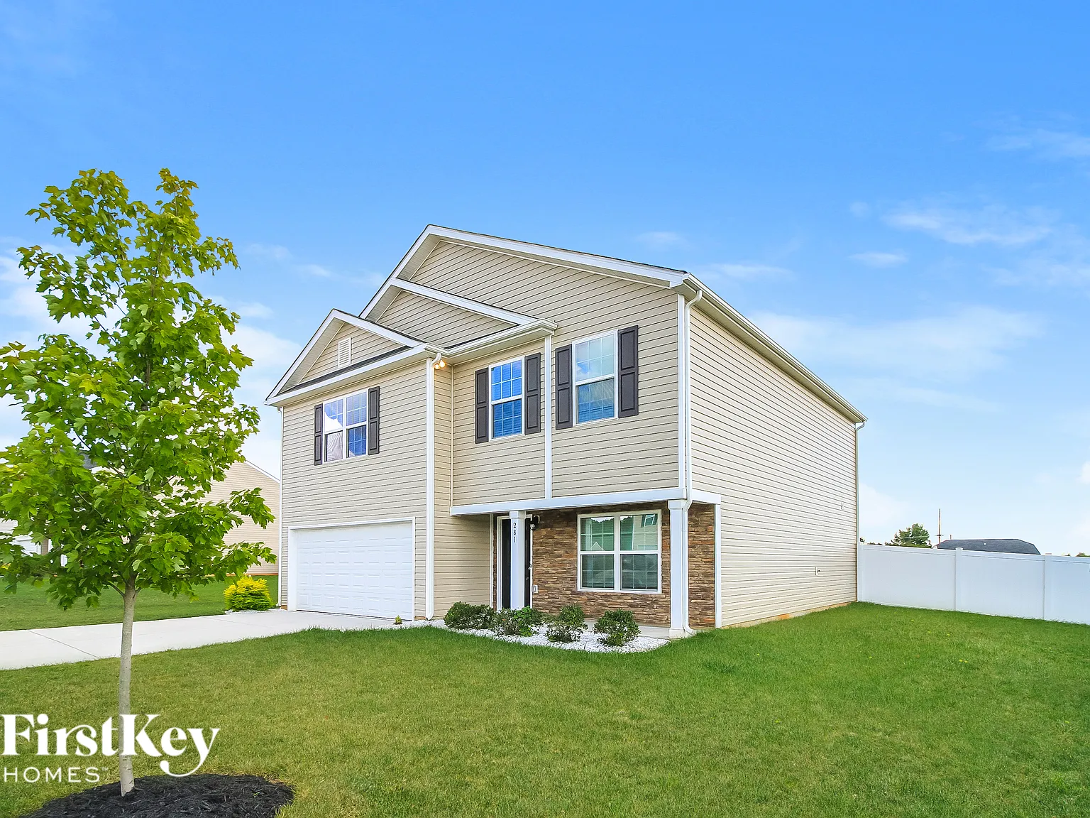 4 bed, 2.5 bath, 2220 sqft, $2,140 — Photo 2