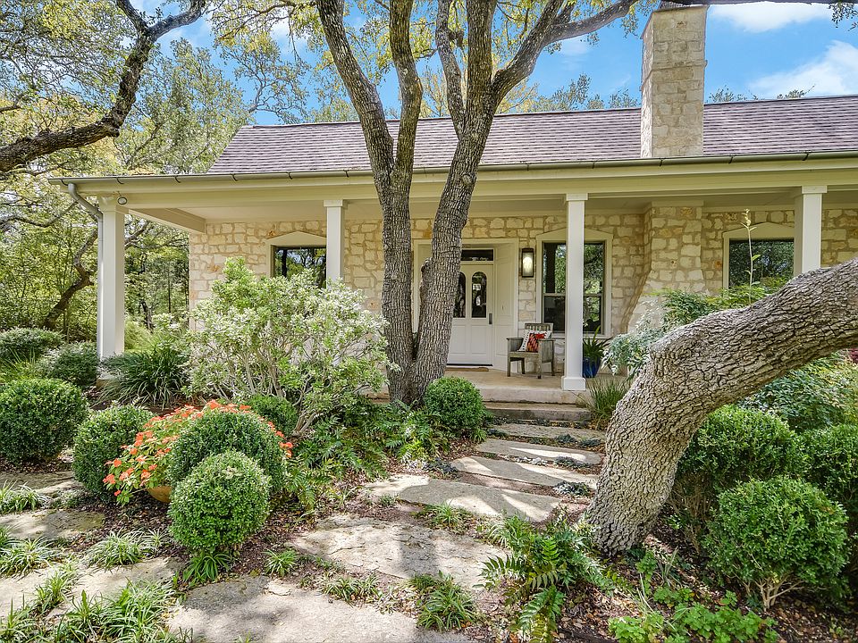 1st image of 900 Enchanted Oaks Dr