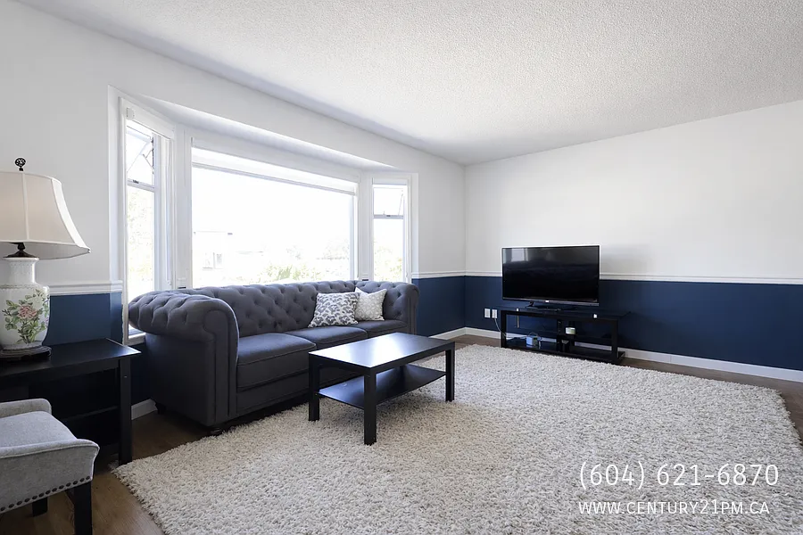 3 bed, 2.0 bath, 1343 sqft, $2,700 — Photo 2