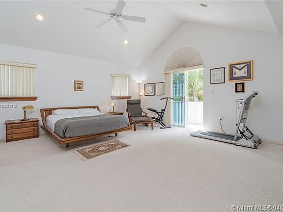 3rd image of 3043 Mary St #3043