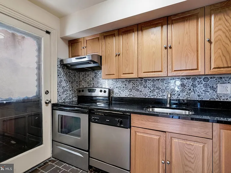 2212 Fairmount Ave #A — Photo 4