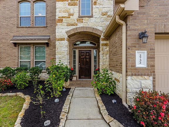 2nd image of 2732 Villa Pisa Ln