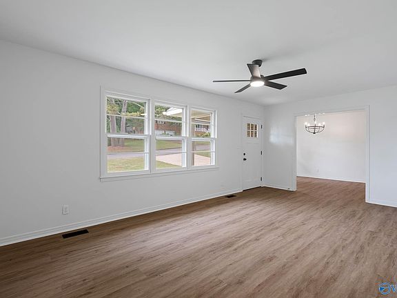 4th image of 1930 Rosalie Ridge Dr NE