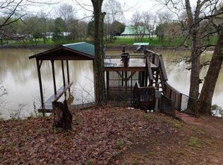 211 Channel Dr, Loudon, TN 37774