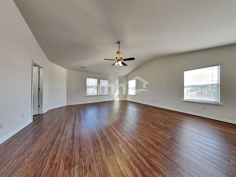 126 Roseberry Cir — Photo 11