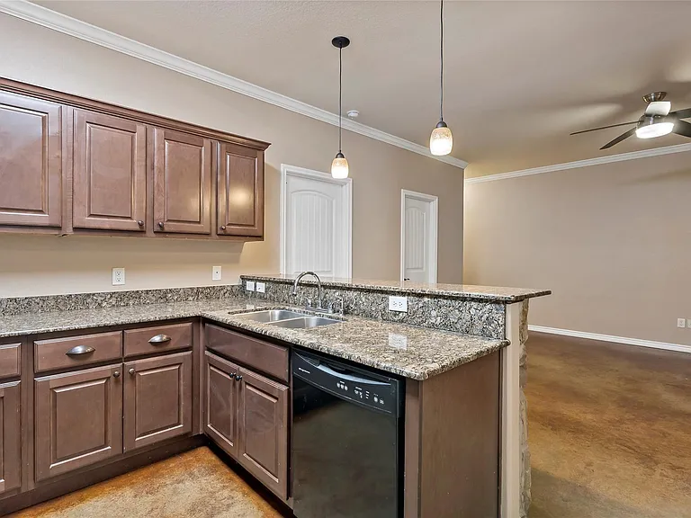 3338 General Pkwy — Photo 8