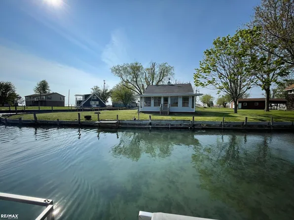 8512 Bedford Hwy, Harsens Island, MI 48028