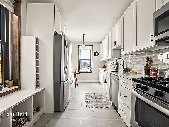 3rd image of 415 Ocean Pkwy APT 4B