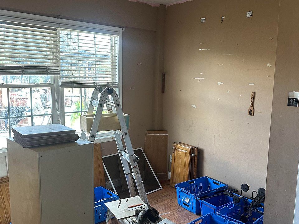 2nd image of 2144 Harvey Rd.