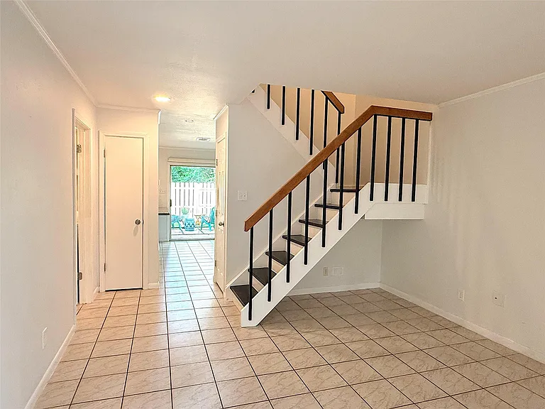 2429 W Settlers Way — Photo 6