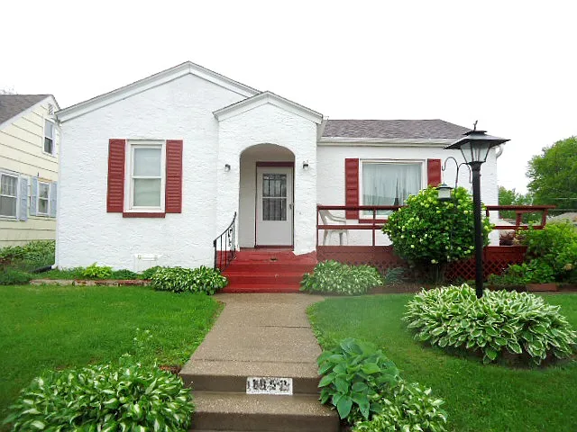 1852 46th St photo 1
