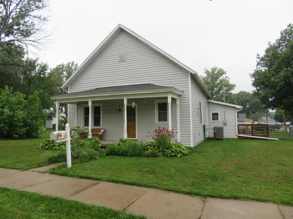 421 N 4th Ave, Logan, IA 51546