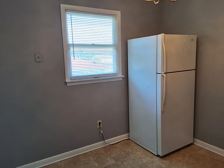 253 University Dr — Photo 18