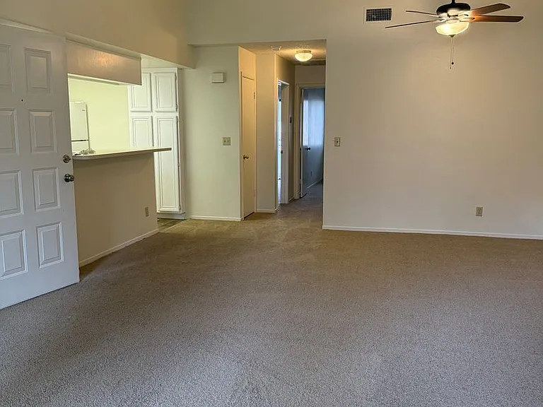 930 N Sloan Ln #203C — Photo 7