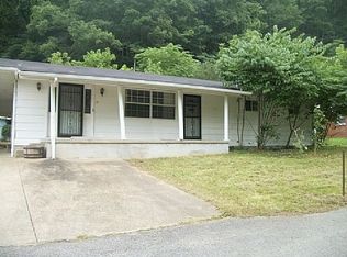37 Auxier Heights Ln, Auxier, KY 41602