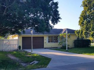 4861 Catalina Dr, Naples, FL 34112