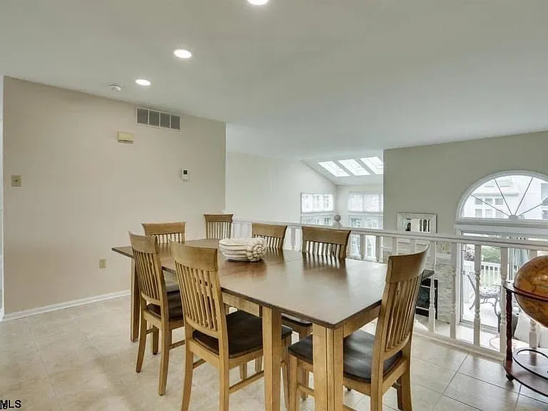 433 Albacore Ln — Photo 12