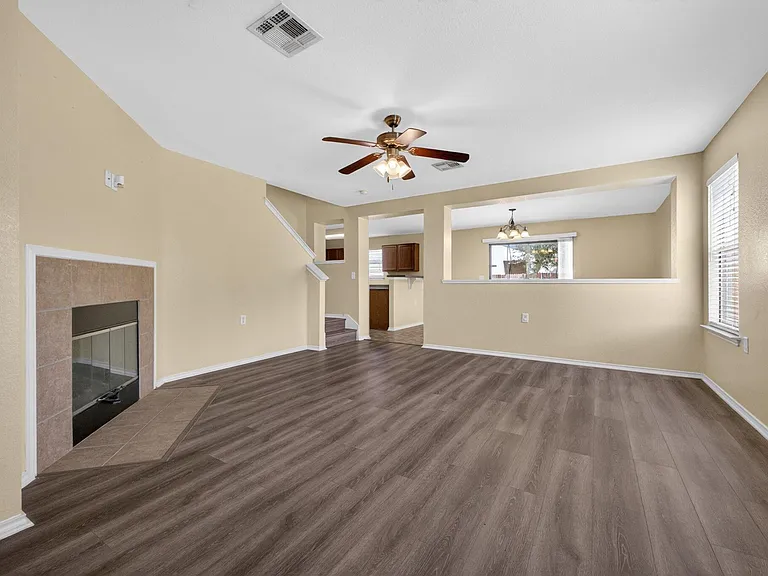 8813 Wiley Way — Photo 5