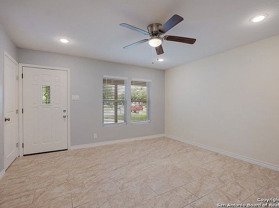 2nd image of 1622 Dawnridge Dr