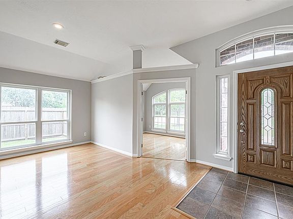 5th image of 21102 Royal Villa Dr