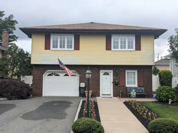 41 Roehrs Dr, Wallington Boro, NJ 07057