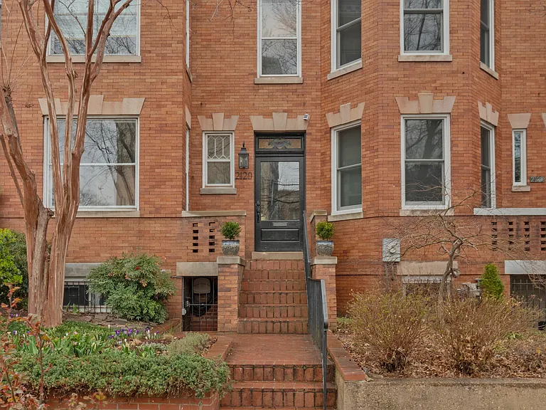 2129 15th St NW #B — Photo 2