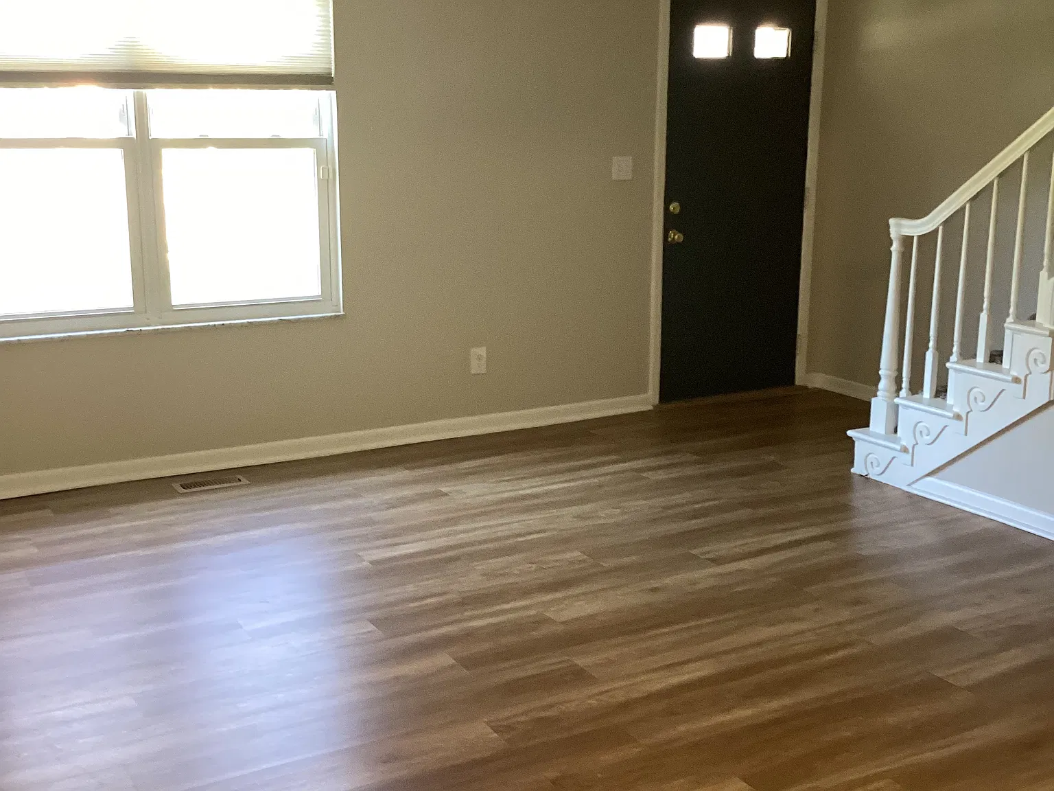 3 bed, 2.5 bath, 1600 sqft, $1,695 — Photo 2