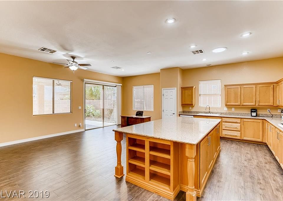 1st image of 429 Via Stretto Ave