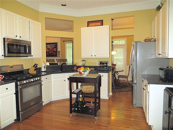 5th image of 3364 Shallowford Green Dr