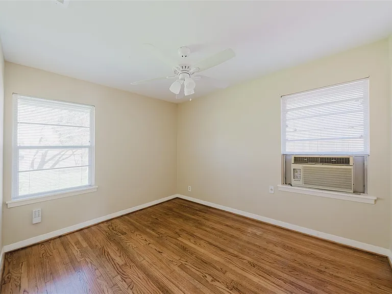 5210 De Lange Ln — Photo 19