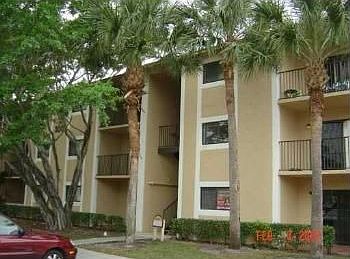 1st image of 300 Palm Cir W APT 302