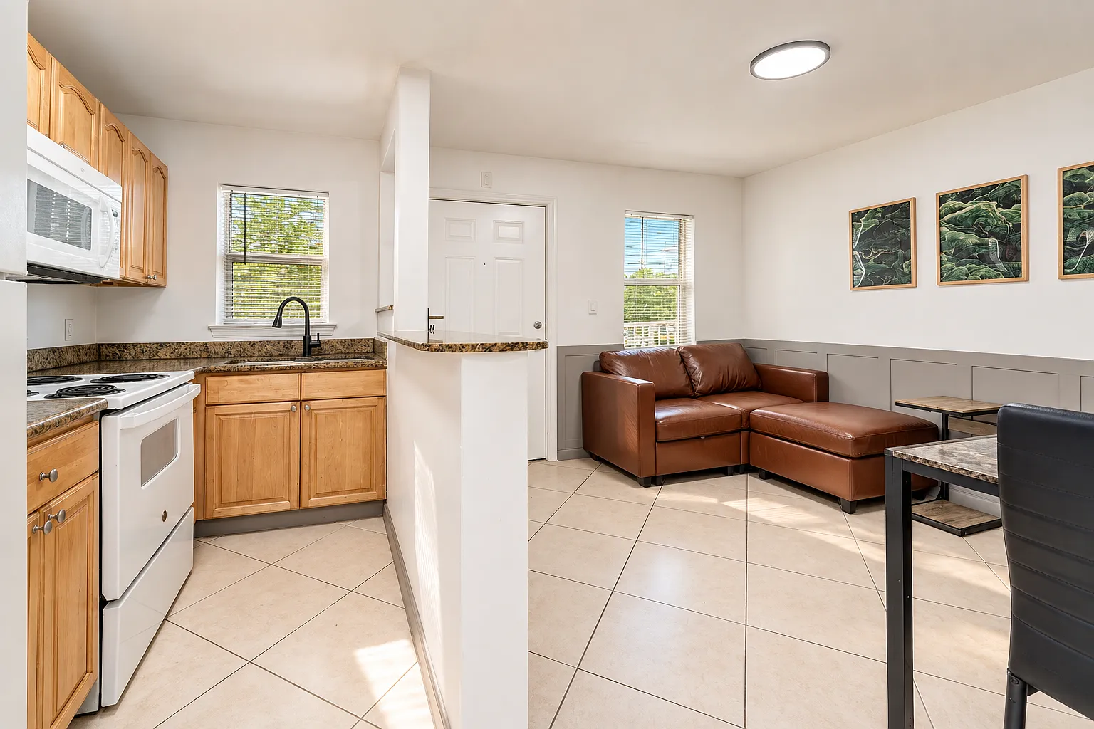 Pom Haus - 902 - 23 — Photo 3