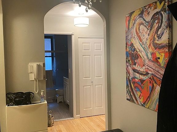 4th image of 311 E 38th St APT 3B