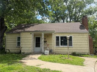 1347 S Hocker Ave, Independence, MO 64055