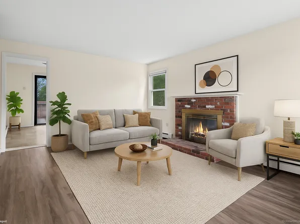 82 Pine Street APT F, Manchester, CT 06040