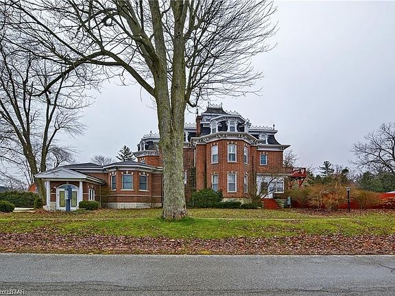 2nd image of 620 Cross St