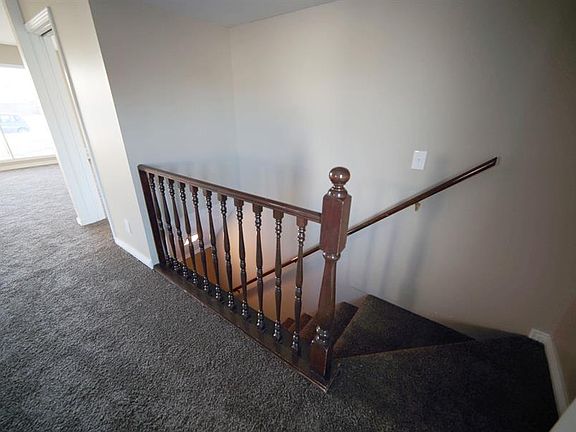3rd image of 1185 E Carmelita Dr