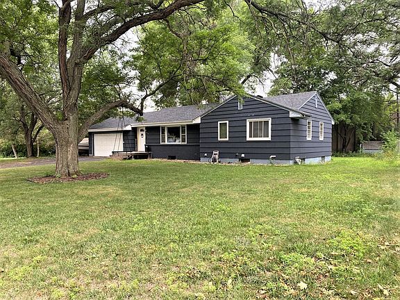 3rd image of 4810 Deerwood Dr