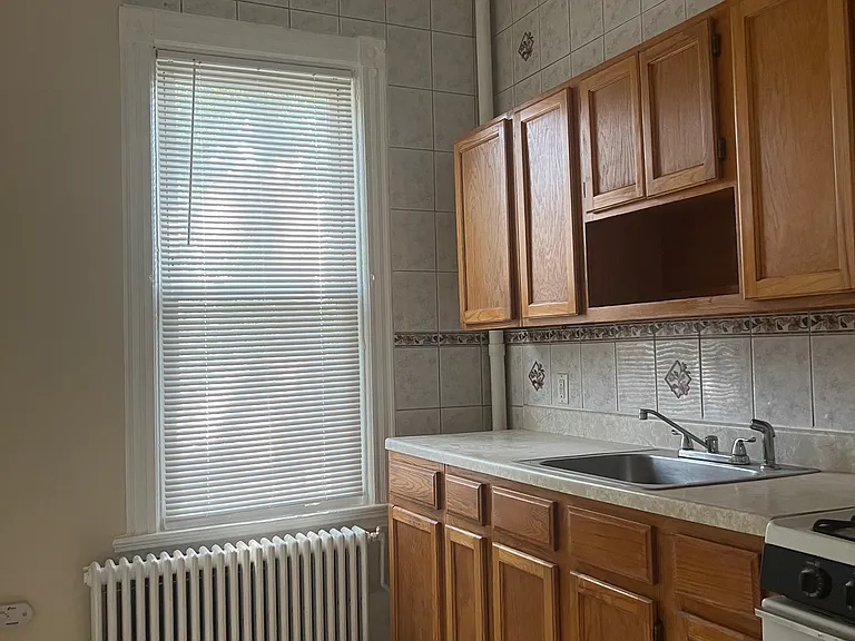 15 Irving St #2 — Photo 7
