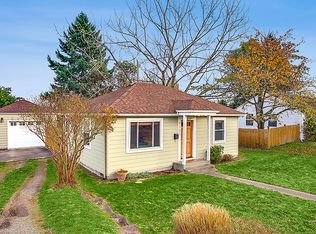 9904 33rd Ave SW, Seattle, WA 98126