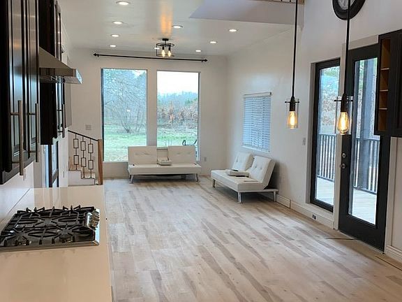 4th image of 3145 County Road 4244
