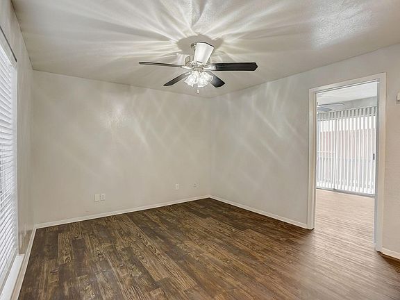 3rd image of 1605 S Cooper St #0B-1Ba-506Sqft