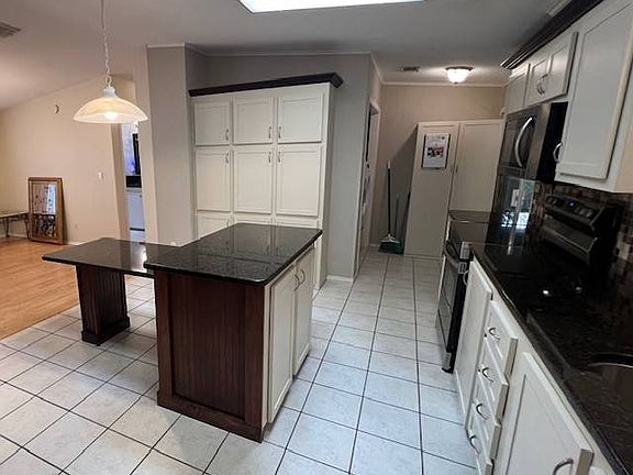 5th image of 280 Gardenia Ln