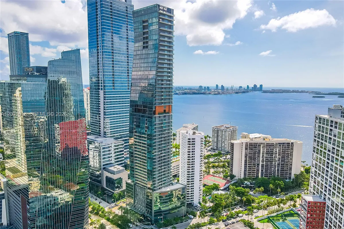 Building Photo - 1451 Brickell Ave #1004